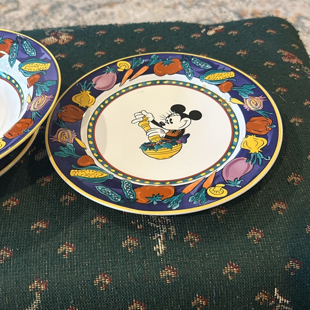 Vintage Minnie, mouse salad and soup plate with saucer in great shape themed - Picture 5 of 10